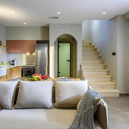 With Private Pool In Villa Hersonissos (Crete)