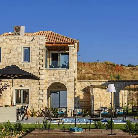 Villa With Private Pool In